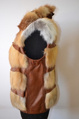 Жилет из лисы и кожи